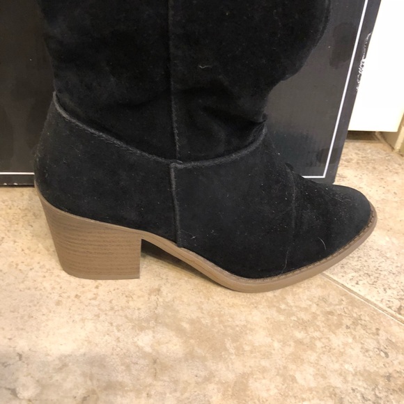 Cupid over the knee black boots. Super comfy - Picture 4 of 6